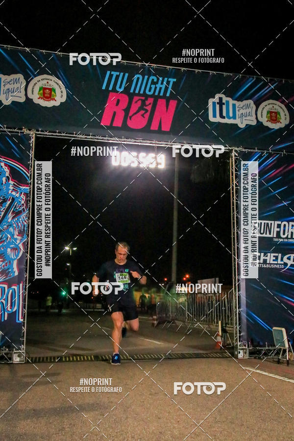 Buy your photos of the eventItu Night Run on Fotop