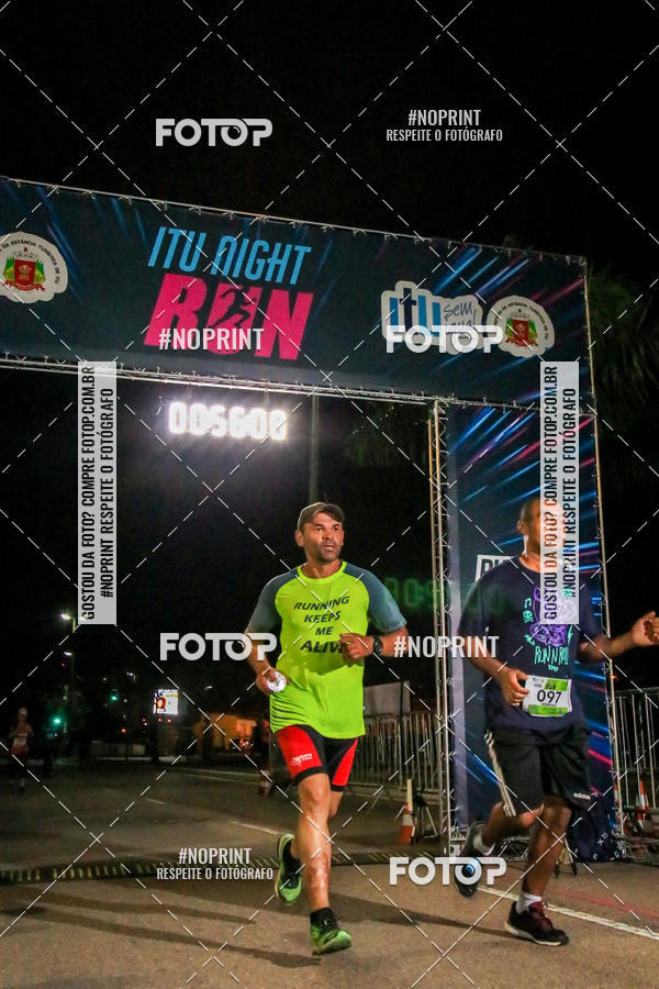 Buy your photos of the eventItu Night Run on Fotop