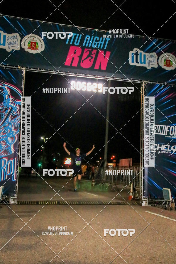 Buy your photos of the eventItu Night Run on Fotop
