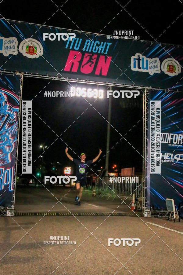 Buy your photos of the eventItu Night Run on Fotop
