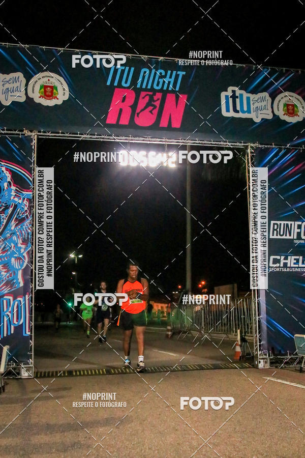 Buy your photos of the eventItu Night Run on Fotop
