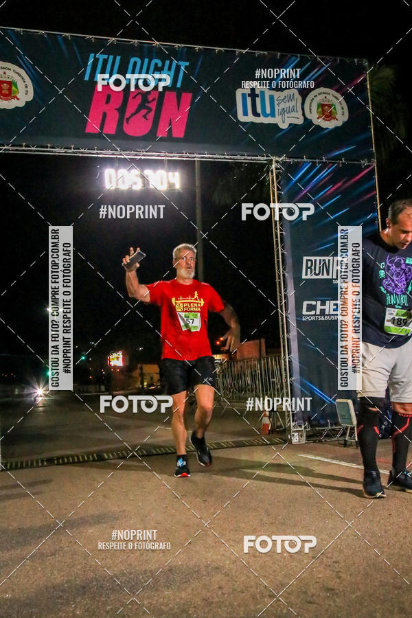 Buy your photos of the eventItu Night Run on Fotop