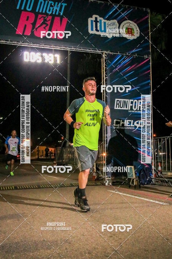 Buy your photos of the eventItu Night Run on Fotop