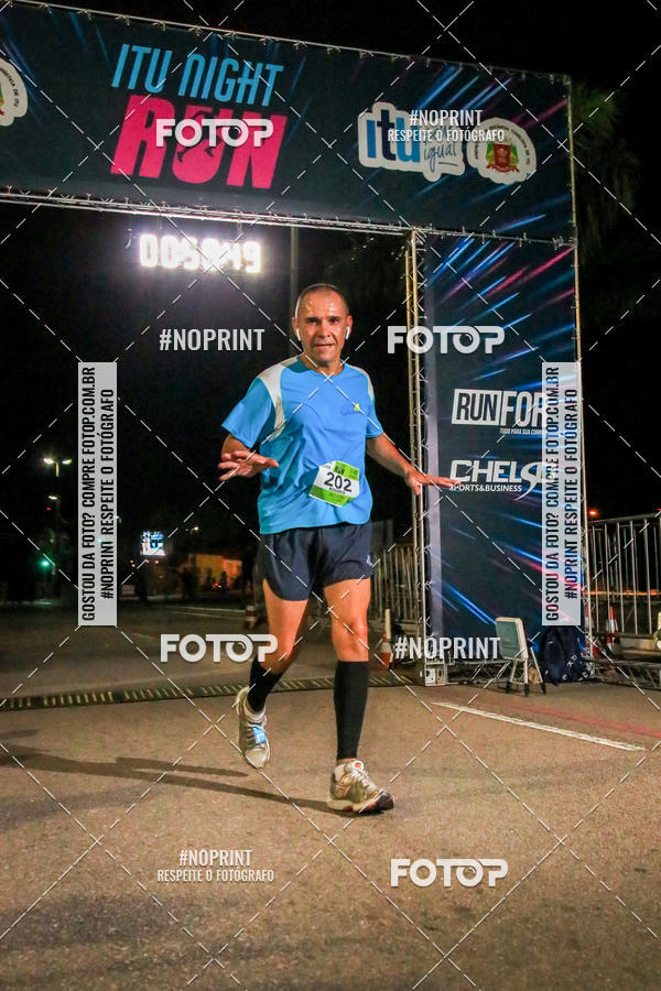 Buy your photos of the eventItu Night Run on Fotop