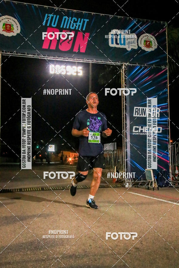 Buy your photos of the eventItu Night Run on Fotop