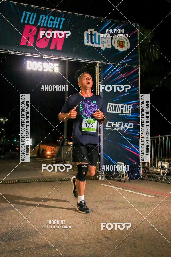 Buy your photos of the eventItu Night Run on Fotop