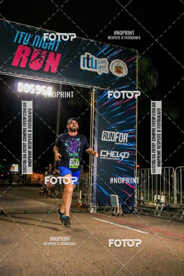 Buy your photos of the eventItu Night Run on Fotop