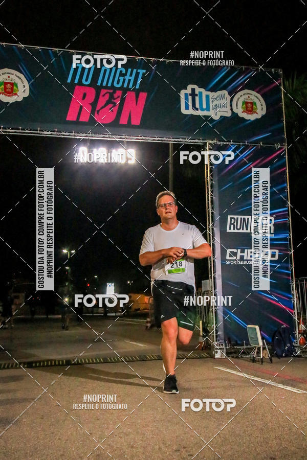 Buy your photos of the eventItu Night Run on Fotop