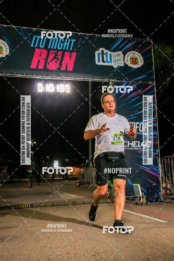 Buy your photos of the eventItu Night Run on Fotop