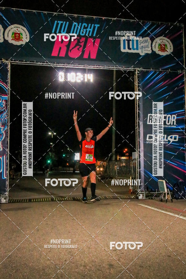 Buy your photos of the eventItu Night Run on Fotop