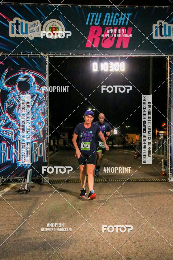 Buy your photos of the eventItu Night Run on Fotop