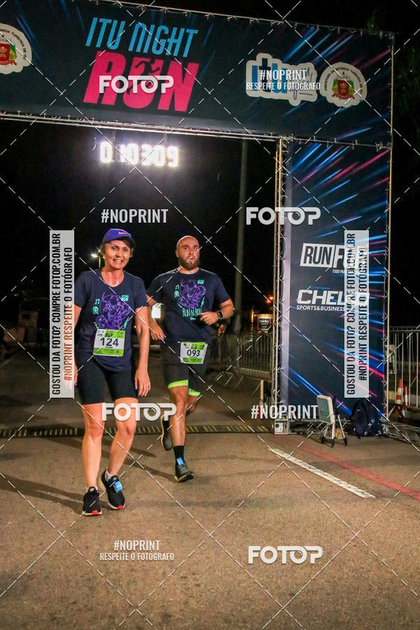 Buy your photos of the eventItu Night Run on Fotop