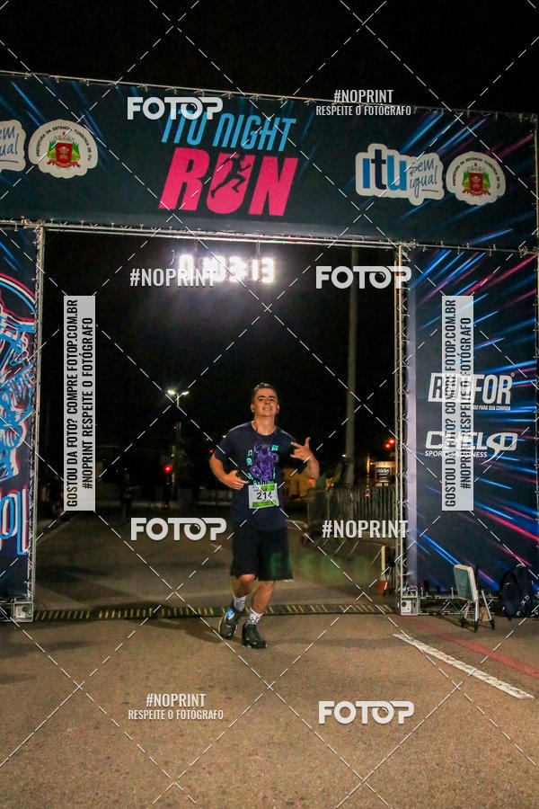 Buy your photos of the eventItu Night Run on Fotop