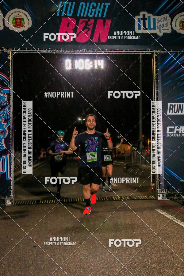 Buy your photos of the eventItu Night Run on Fotop