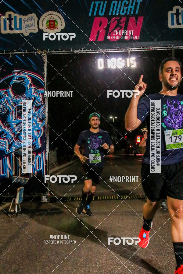 Buy your photos of the eventItu Night Run on Fotop