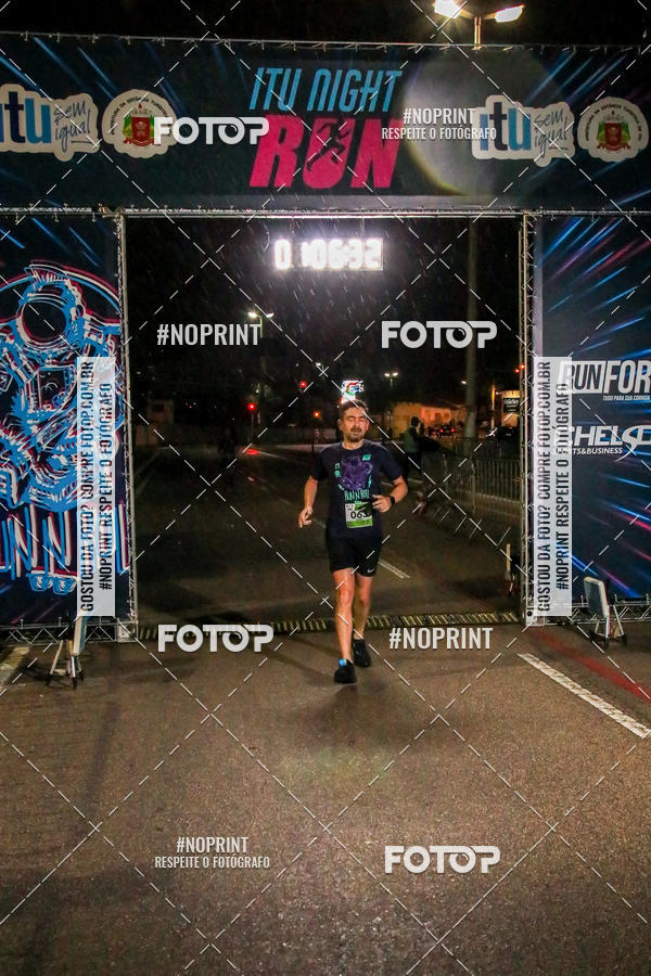 Buy your photos of the eventItu Night Run on Fotop