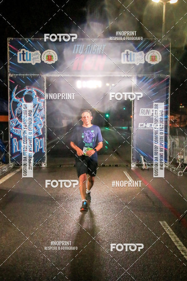 Buy your photos of the eventItu Night Run on Fotop