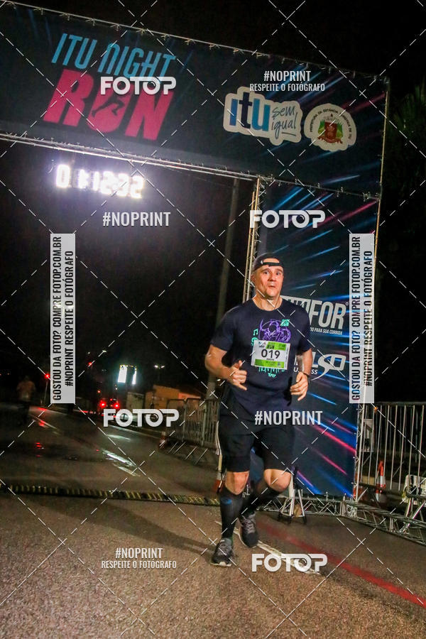 Buy your photos of the eventItu Night Run on Fotop