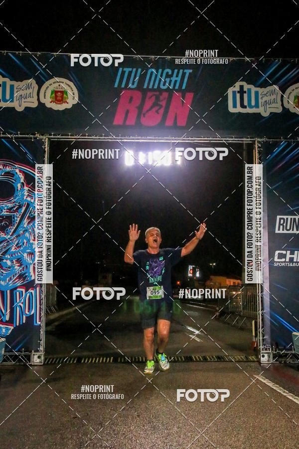 Buy your photos of the eventItu Night Run on Fotop