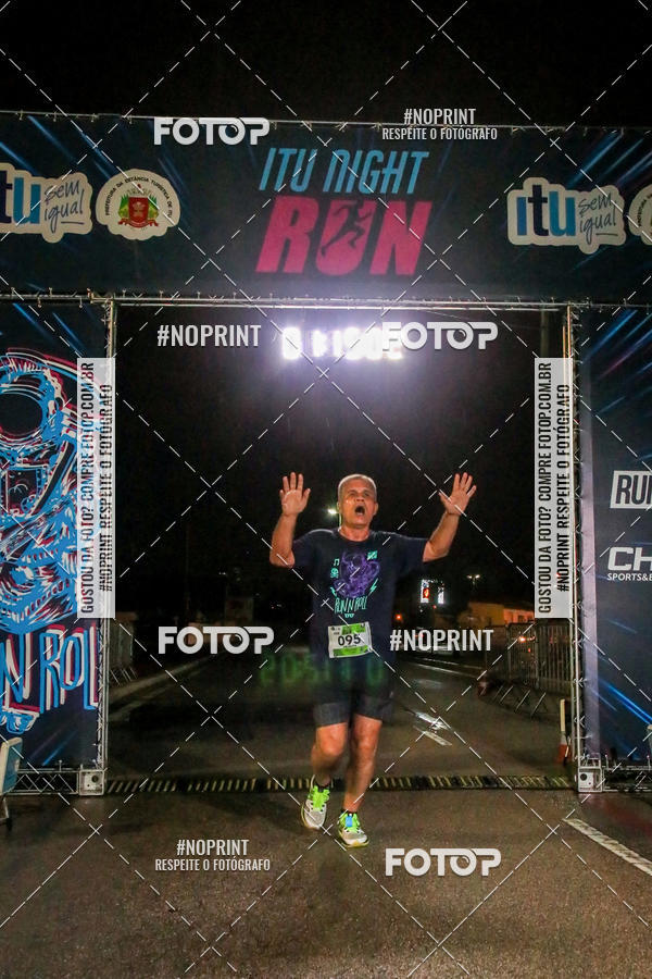 Buy your photos of the eventItu Night Run on Fotop