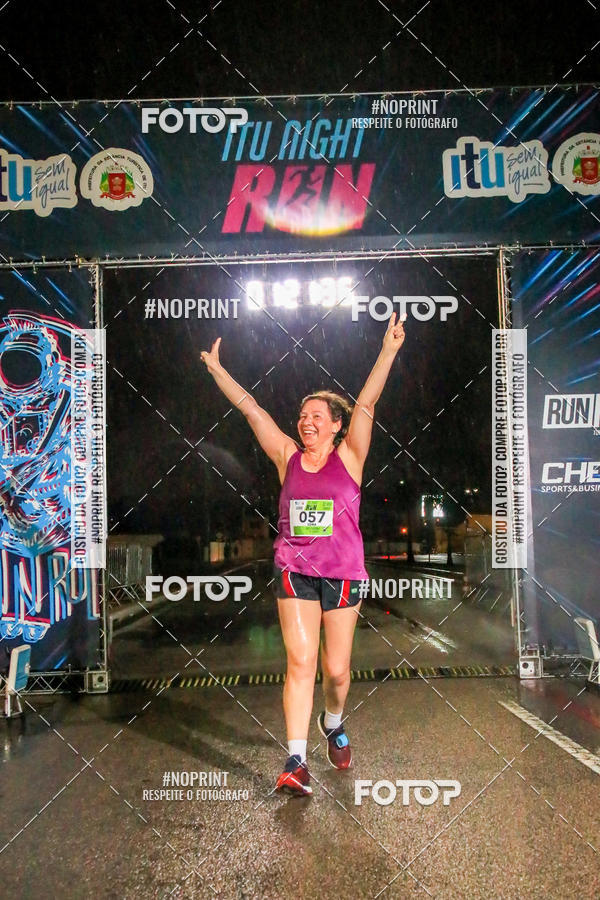 Buy your photos of the eventItu Night Run on Fotop