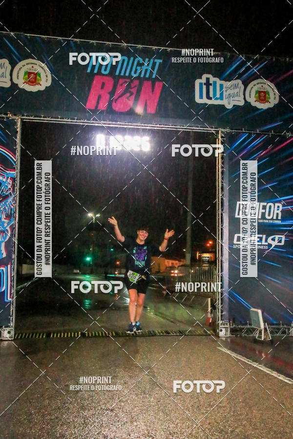 Buy your photos of the eventItu Night Run on Fotop