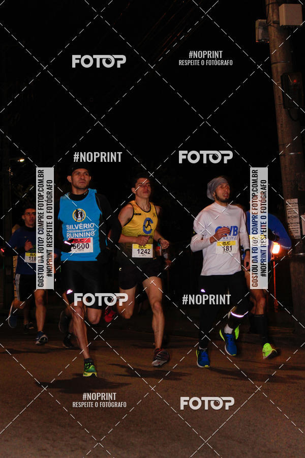 Buy your photos of the eventPUC NIGHT RUN on Fotop