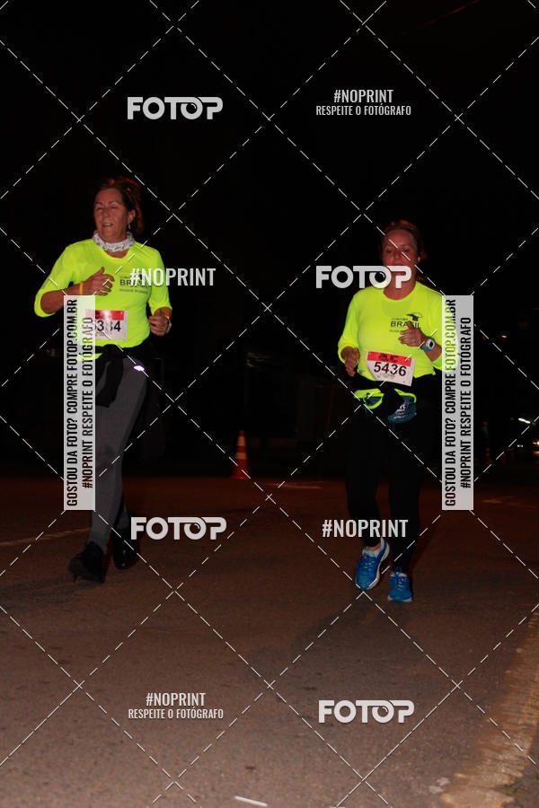 Buy your photos of the eventPUC NIGHT RUN on Fotop