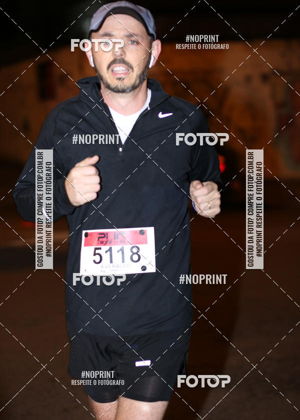 Buy your photos of the eventPUC NIGHT RUN on Fotop