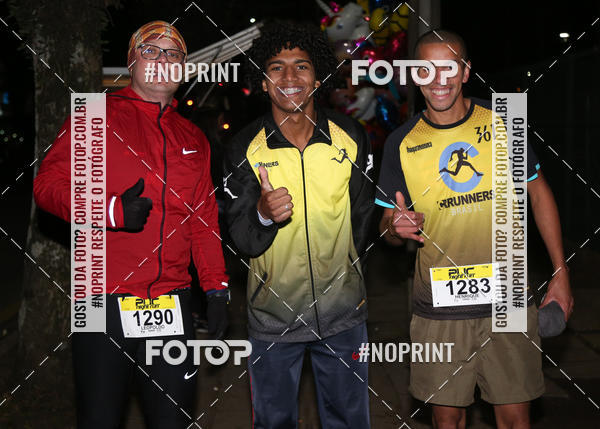 Buy your photos of the eventPUC NIGHT RUN on Fotop