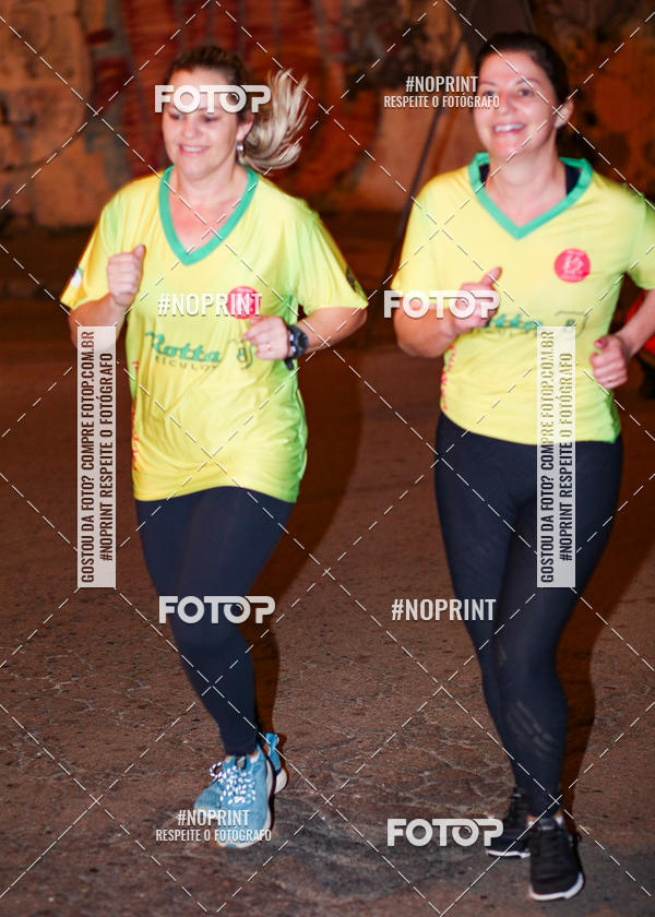 Buy your photos of the eventPUC NIGHT RUN on Fotop