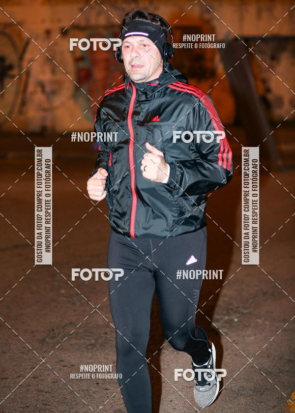 Buy your photos of the eventPUC NIGHT RUN on Fotop