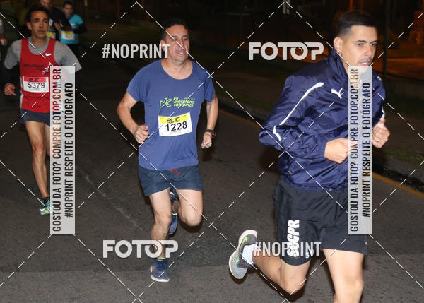 Buy your photos of the eventPUC NIGHT RUN on Fotop