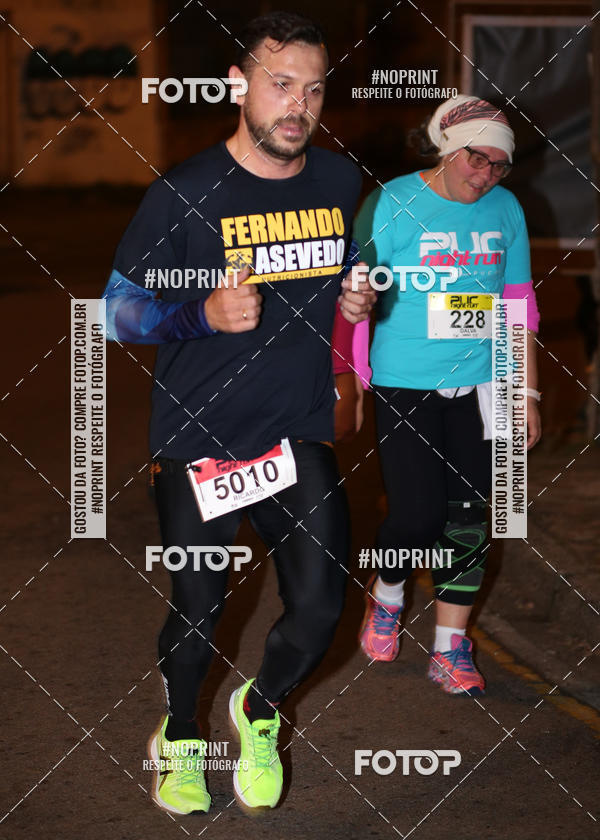 Buy your photos of the eventPUC NIGHT RUN on Fotop