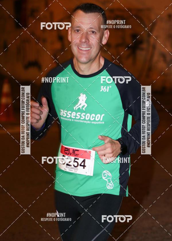 Buy your photos of the eventPUC NIGHT RUN on Fotop