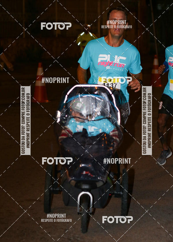 Buy your photos of the eventPUC NIGHT RUN on Fotop