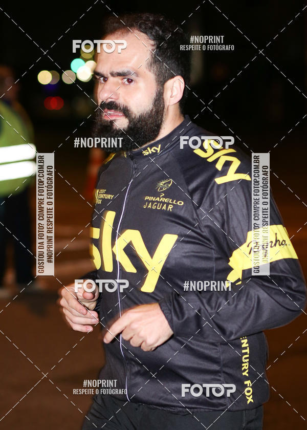 Buy your photos of the eventPUC NIGHT RUN on Fotop