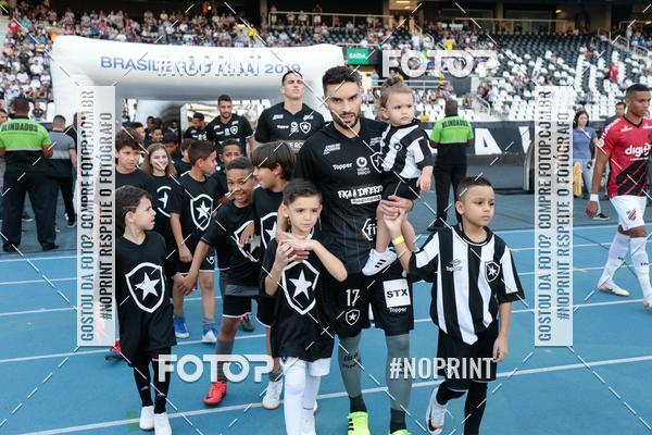 Buy your photos of the eventBotafogo x Athtico-PR  Nilton Santos- 11/08/2019 on Fotop