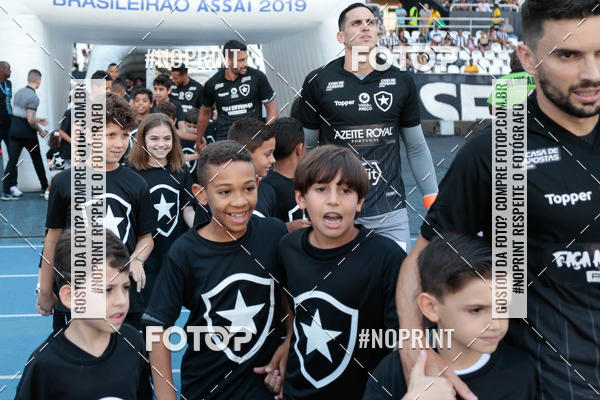 Buy your photos of the eventBotafogo x Athtico-PR  Nilton Santos- 11/08/2019 on Fotop