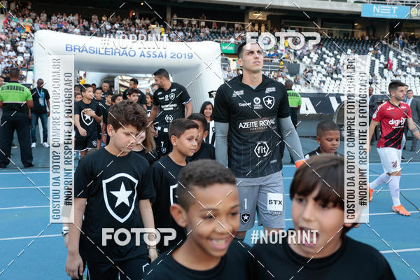 Buy your photos of the eventBotafogo x Athtico-PR  Nilton Santos- 11/08/2019 on Fotop