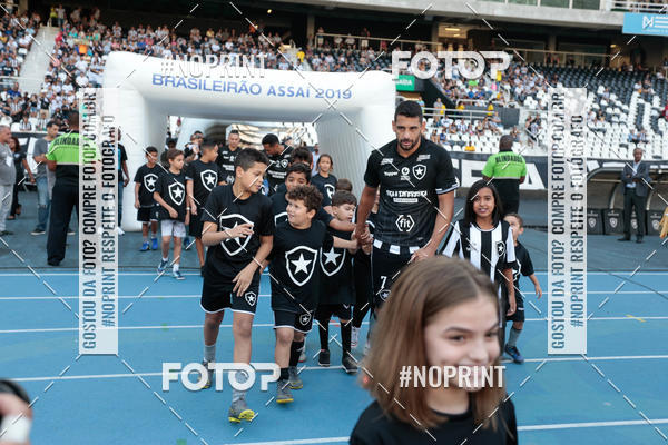 Buy your photos of the eventBotafogo x Athtico-PR  Nilton Santos- 11/08/2019 on Fotop