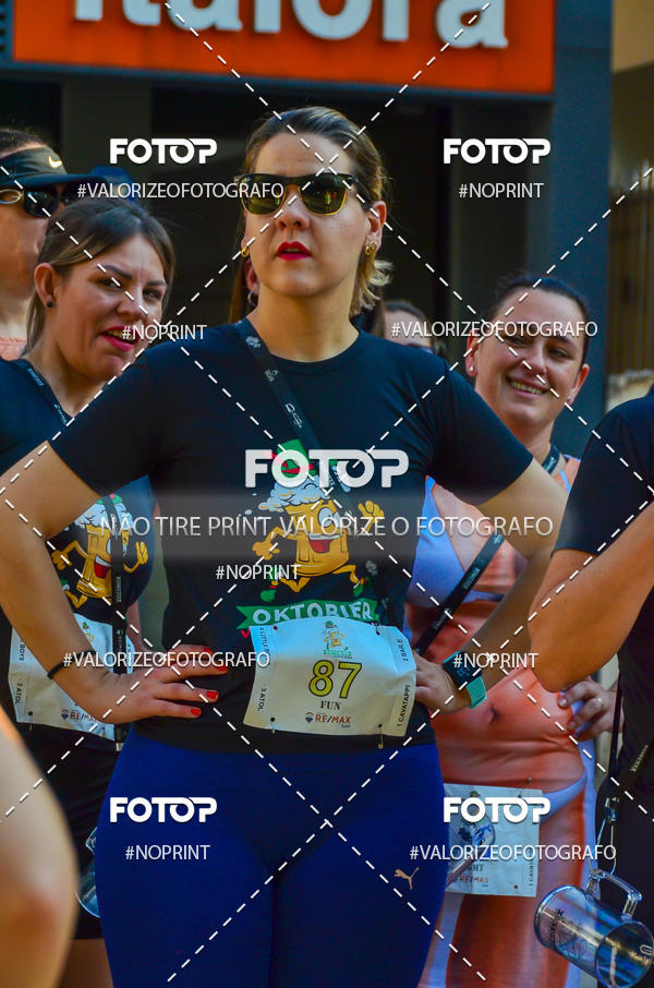 Buy your photos of the eventOktobier Corrida da Cerveja 2019 on Fotop