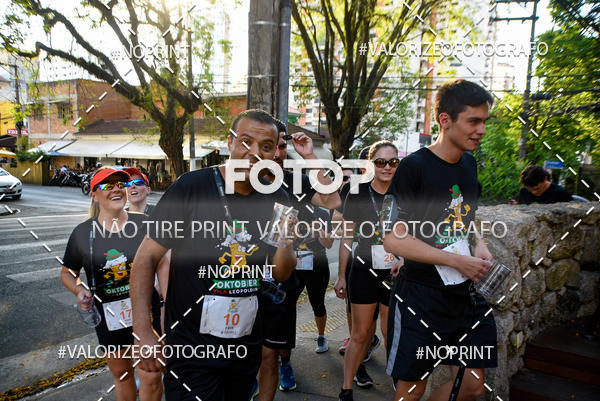 Buy your photos of the eventOktobier Corrida da Cerveja 2019 on Fotop