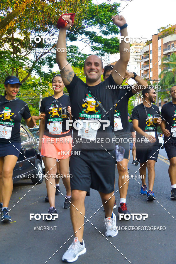 Buy your photos of the eventOktobier Corrida da Cerveja 2019 on Fotop