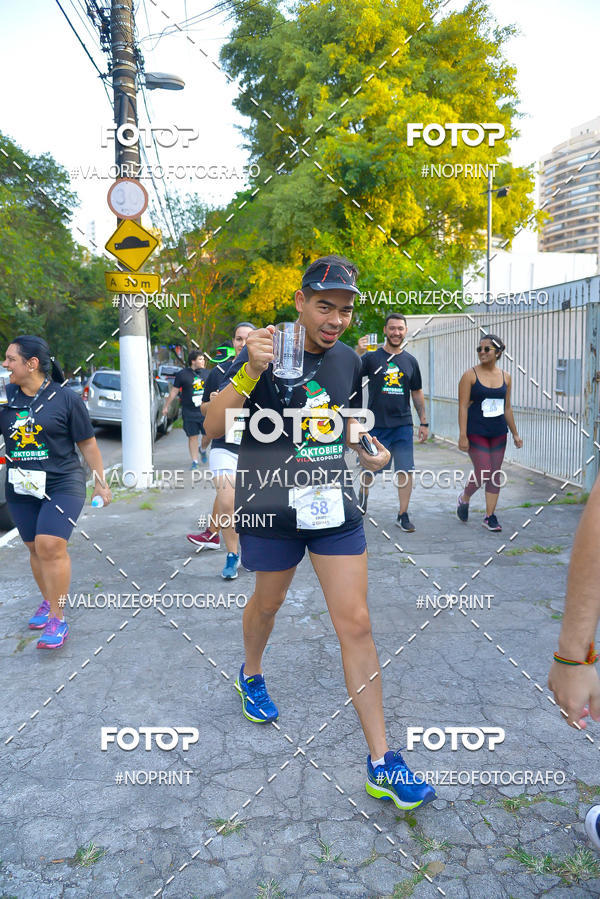 Buy your photos of the eventOktobier Corrida da Cerveja 2019 on Fotop