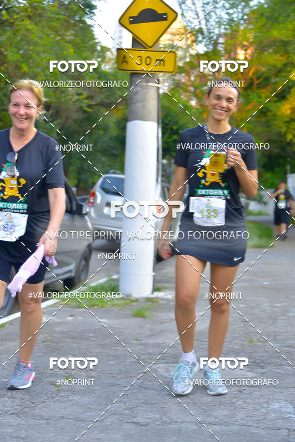 Buy your photos of the eventOktobier Corrida da Cerveja 2019 on Fotop
