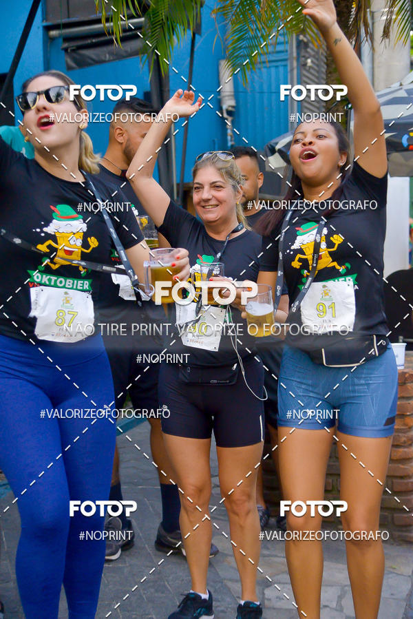 Buy your photos of the eventOktobier Corrida da Cerveja 2019 on Fotop