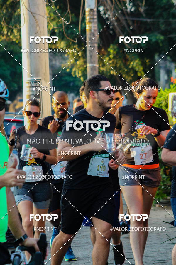 Buy your photos of the eventOktobier Corrida da Cerveja 2019 on Fotop
