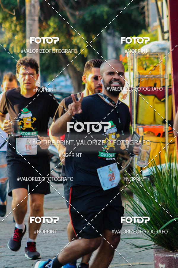 Buy your photos of the eventOktobier Corrida da Cerveja 2019 on Fotop