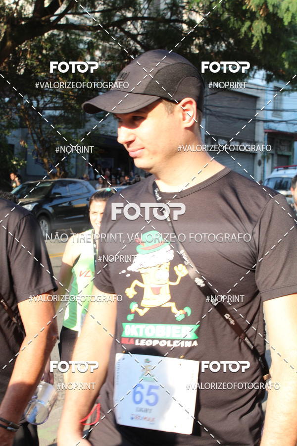 Buy your photos of the eventOktobier Corrida da Cerveja 2019 on Fotop